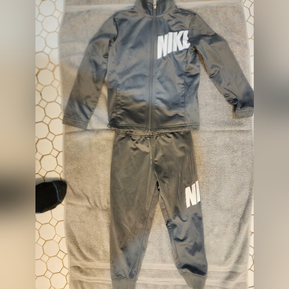 Boys nike set
